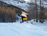 Artificial snow production down to Spielboden (2450 m above sea level)
