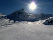 A double chair lift provides access to the Tete des Lindarts 