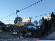 Alleghe-Piani di Pezzè - 6pers. Gondola lift (monocable circulating ropeway)