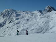 View from Dos Rond at 2400m towards Roche de Mio