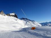 Snowmaking with snow lances between Gütsch and Lutersee
