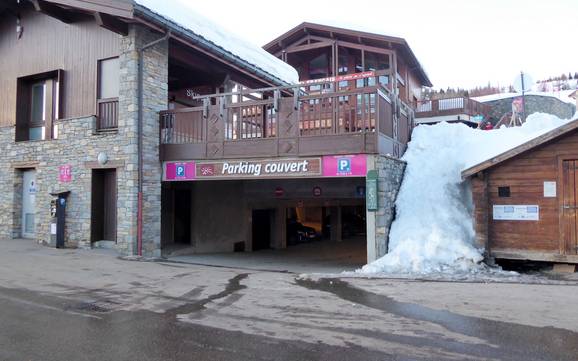 Mont Blanc (Monte Bianco): access to ski resorts and parking at ski resorts – Access, Parking Espace San Bernardo – La Rosière/La Thuile