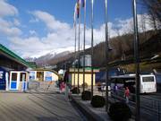 Buses run from all over the valley and also from the airport directly to the valley station.