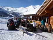 Cozy après-ski at the Oxenalm ski hut