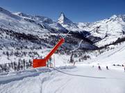 Snowmaking with lances in Zermatt