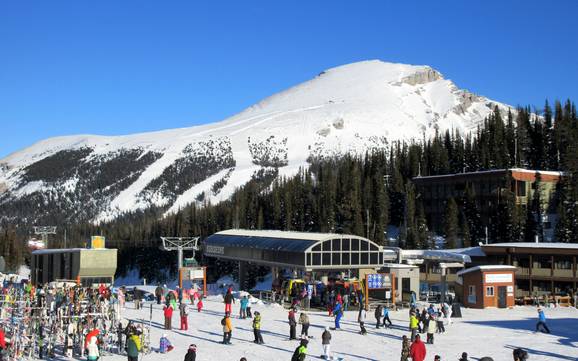 Skiing in the Massive Range