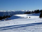 Snowmaking pond with snow cannons