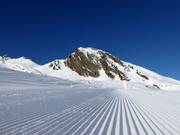 First-class slope grooming