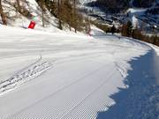 Red slope Blanchon parallel to the Mercantour gondola