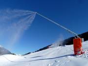 Lances snow the slopes