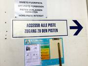Information about the weather conditions and signage at the Livrio station