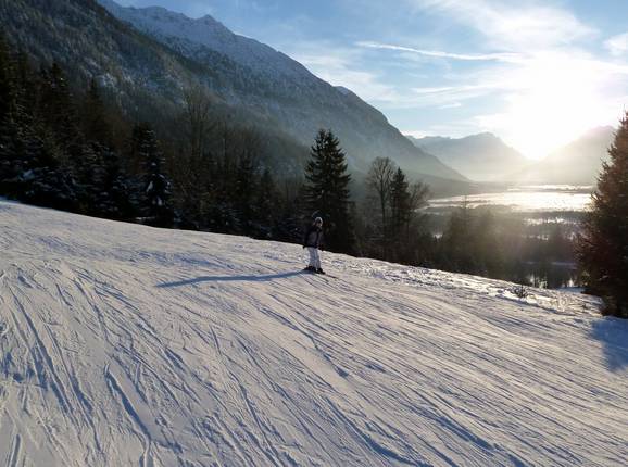 Slope with the view in the direction of Garmisch