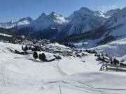 Inner-Arosa is located directly on the slopes.