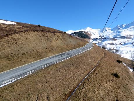 French Pyrenees: access to ski resorts and parking at ski resorts – Access, Parking Peyragudes