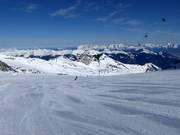 Wide glacier slope 1
