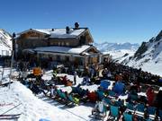 Après-ski with DJ at the Wedelhütte