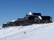 Alpinhotel Pacheiner in the middle of the ski area, right on the slope