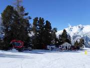 Snow bar and skier meeting point Paradiesli at the Moosalp-Express mountain station