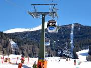 Bergkastelseilbahn - 6pers. Gondola lift (monocable circulating ropeway)