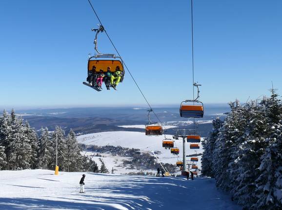 Dámská - 4pers. High speed chairlift (detachable) with bubble and seat heating