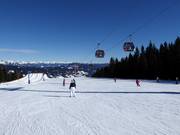 Easy slope at the 10-seater gondola lift Kreischberg 2nd section