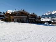 Chalets directly on the valley run