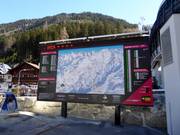 Panorama board with current information at the valley station of the 3-S Pardatschgratbahn