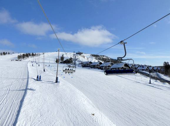 Wide runs are predominant in the ski resort of Idre Fjäll 