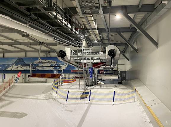 SnowWorld Express - 6pers. High speed chairlift (detachable)