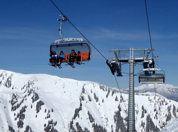 Panorama-6er Bahn - 6pers. High speed chairlift (detachable) with bubble