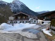 Guesthouse directly at the valley station