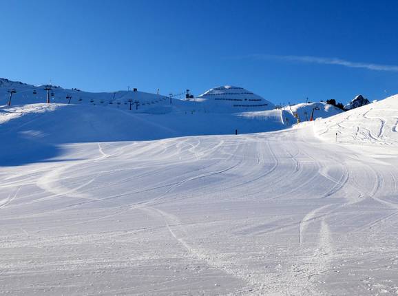 Wide slopes below the Onkeljoch