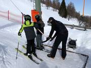 Assistance at the drag lift