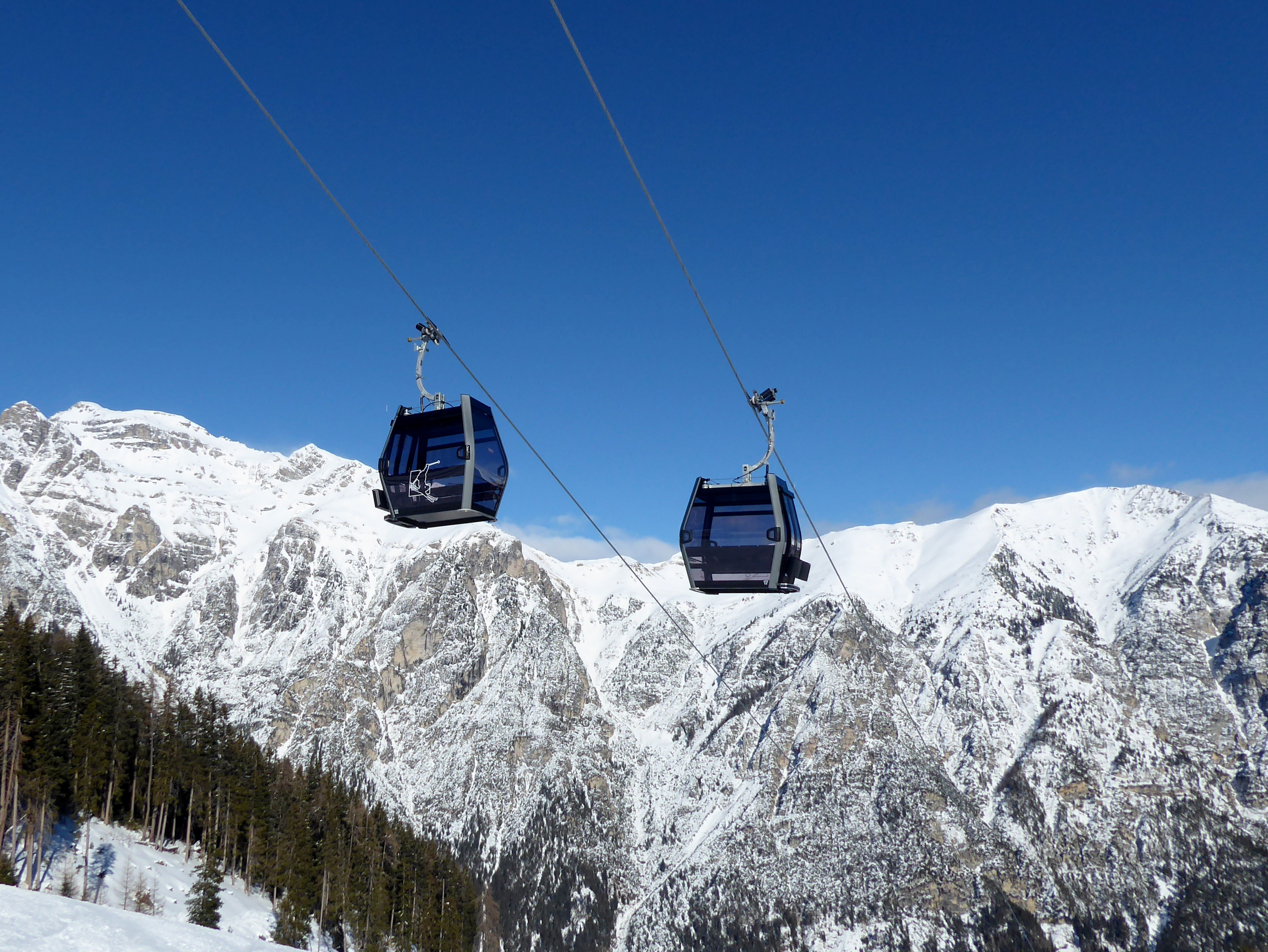 Ski resort Ladurns
